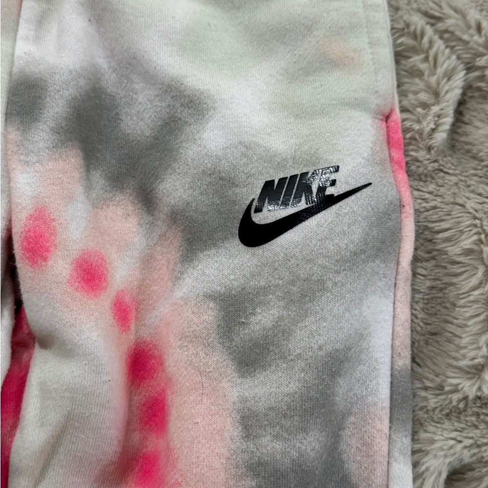 Nike Girls Tie-Dye Fleece Joggers Size 6 (5–6Y) - Picture 2 of 5
